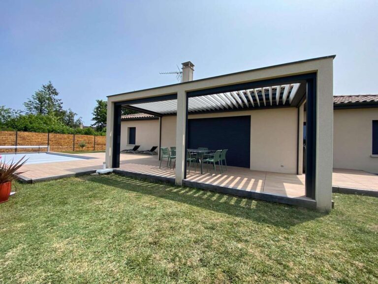 pergola bioclimatique metzger lame orientable sur mesure eclairage belgique