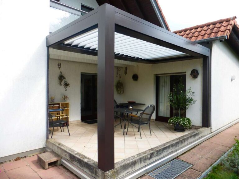 pergola bioclimatique metzger lame orientable sur mesure eclairage belgique