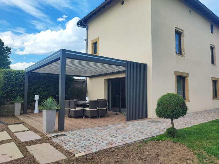 pergola bioclimatique metzger lame orientable eclairage claustra store belgique