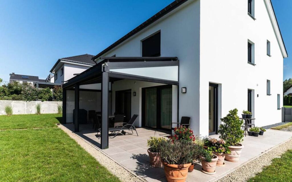 pergola metzger aluminium sur mesure vitrage store zip chassis fixe store toiture belgique