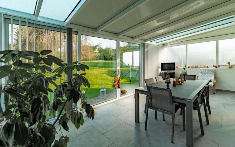 veranda metzger sur mesure vitrage panneau isolant coulissant isolation double vitrage store interieur belgique