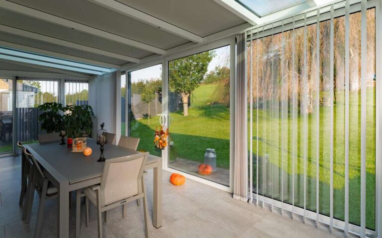 veranda metzger sur mesure vitrage panneau isolant coulissant isolation double vitrage store interieur belgique