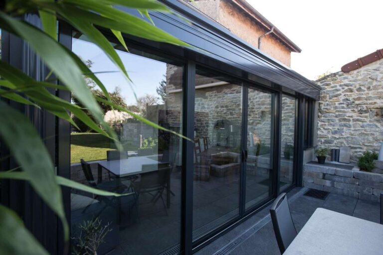 veranda metzger volet roulant eclairage double vitrage coulissant belgique