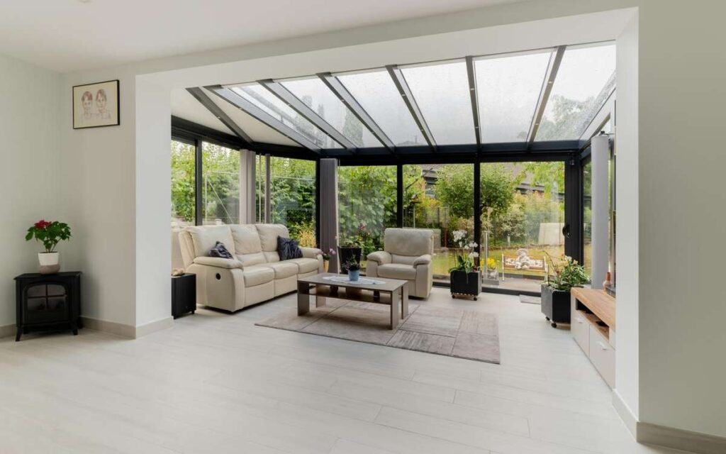 veranda metzger vitrage protection solaire coulissant isolation store toiture triple vitrage belgique