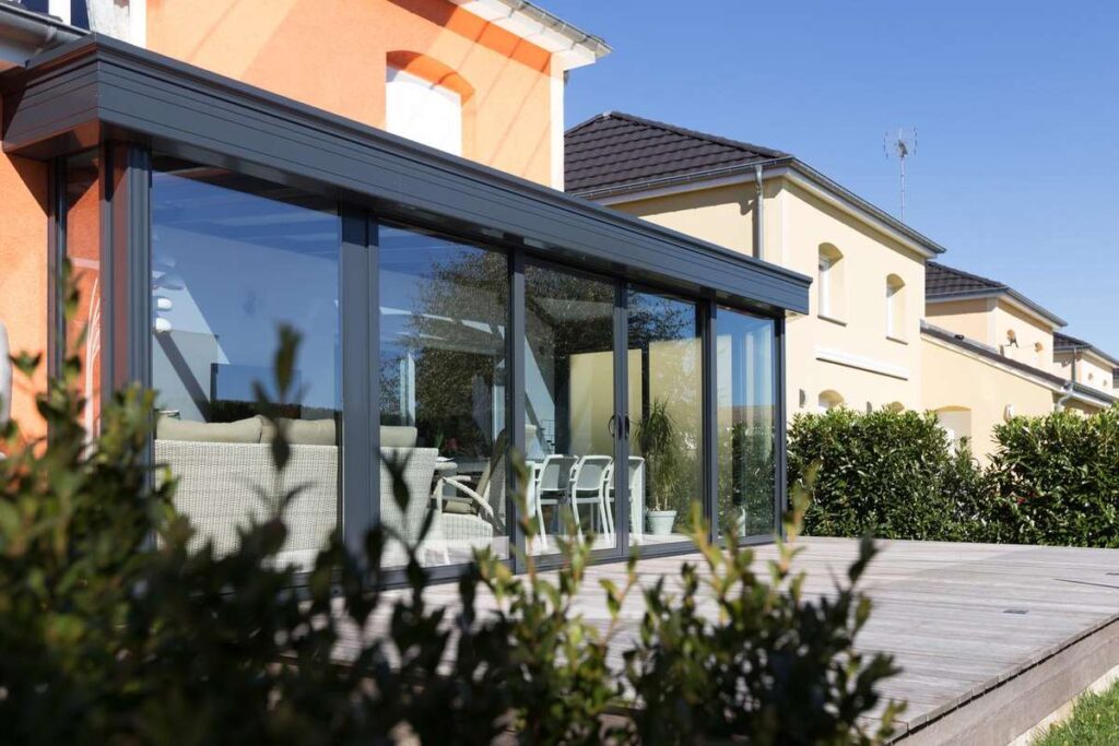 veranda metzger volet roulant eclairage triple vitrage coulissant belgique